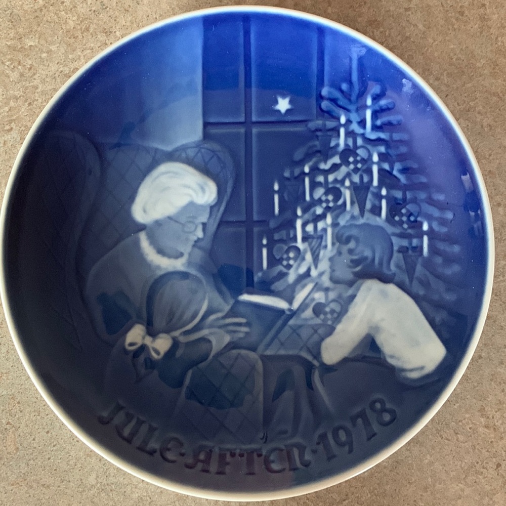 B&G A Christmas Tale Plate #9078
